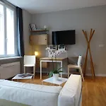 Large Studio Montmartre Deco - New